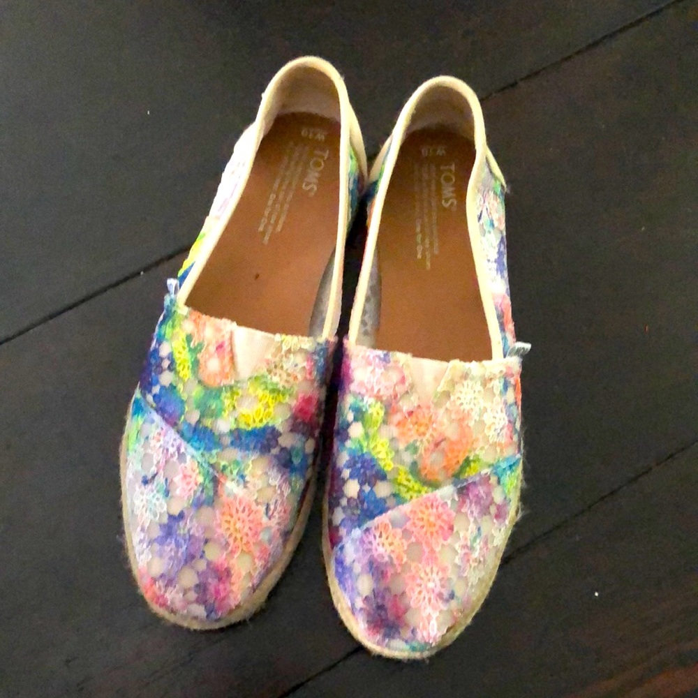 Toms Alpargata rainbow lace espadrille slip on  sz 10